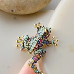 Брошка "Цветна жаба"