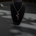 Хипоалергенно, женствено дамско колие с медальон змия