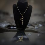 Хипоалергенно, женствено дамско колие с медальон змия