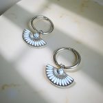 дамски обеци Лея от стомана полукръгове сребристи с бяло