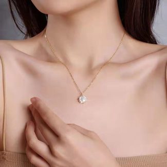 Дамско колие от неръждаема стомана "Кристално цвете" с циркони