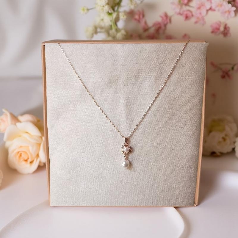 Колие Маги е изработено от медна сплав, специално PVD покритие за