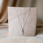 Колие Маги е изработено от медна сплав, специално PVD покритие за