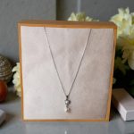 Колие Маги е изработено от медна сплав, специално PVD покритие за