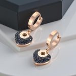 Обеци от стомана Суан са във формата на сърце обсипано с черни кристали и цвят розово злато