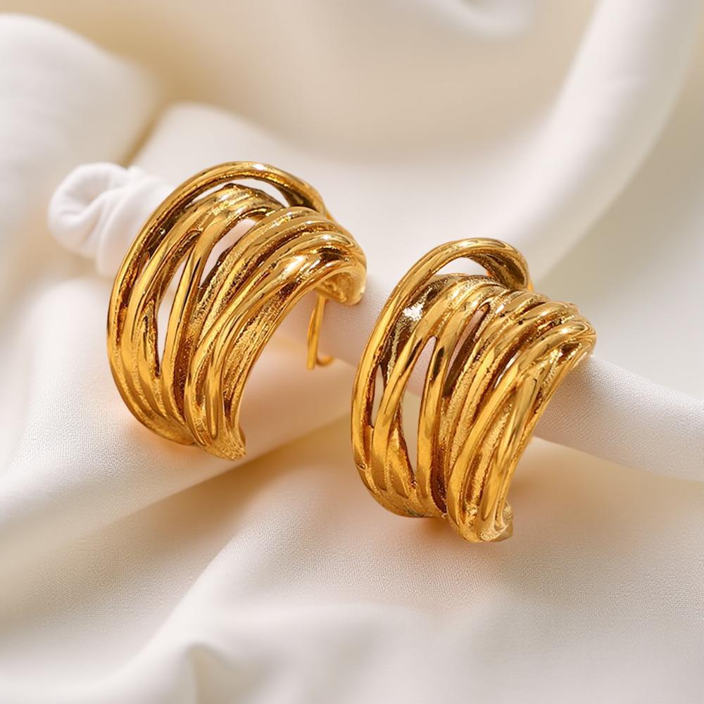 Елегантни и красиви дамски обеци от медицинска стомана Ливия се отличават с минималистичен дизайн и семплост.