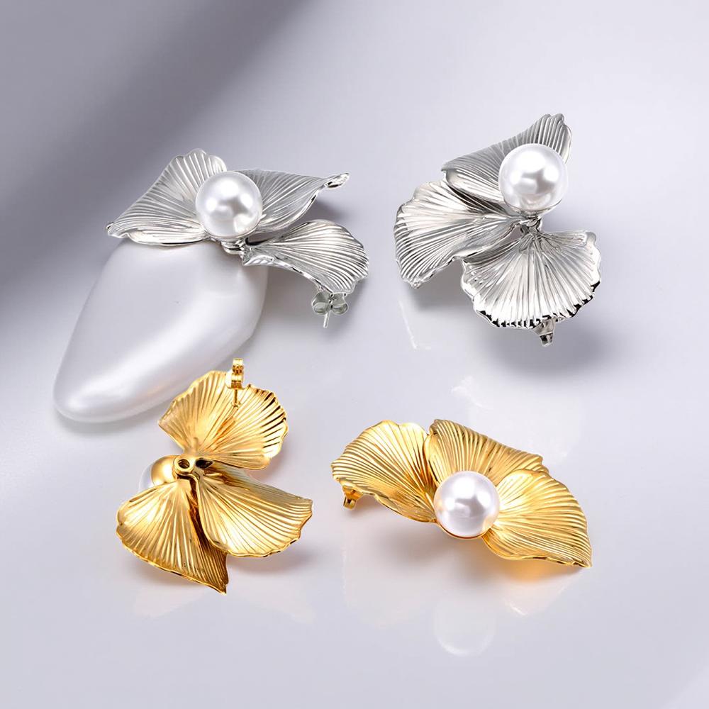 Стоманени обеци "Флора" са във формата на полу-цветя с перли